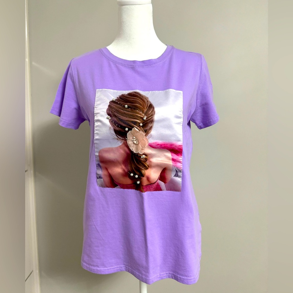 Women T-Shirt with girl print Size M